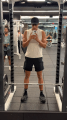 Man records gym selfies in Los Angeles early morning