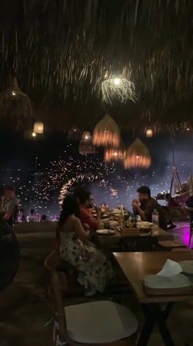 Evening dining and market scenes captured in Baan Bo Phut