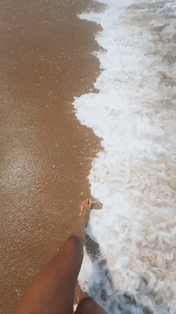 Beach relaxation and tropical scenery at Arugam Bay