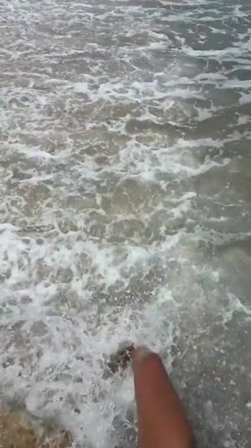 Beach relaxation and tropical scenery at Arugam Bay
