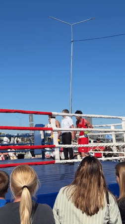 Boxing match ends in Samara with referee between fighters