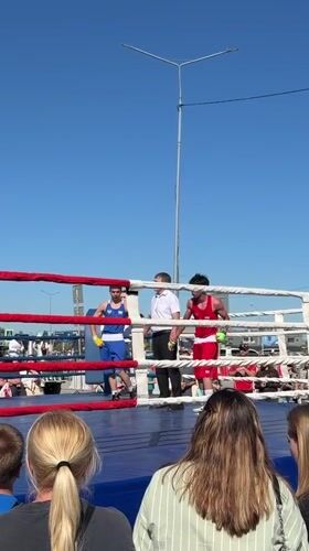 Boxing match ends in Samara with referee between fighters