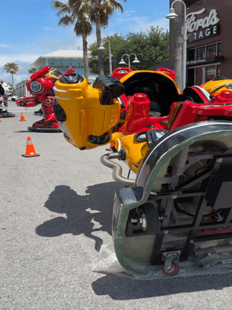 Robot-themed rides spotted at Panama City Beach outdoor event
