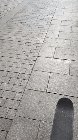 Ordinary afternoon moments captured across Barcelona's historic streets