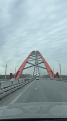 Driver records routine bridge crossing in Novosibirsk, Russia
