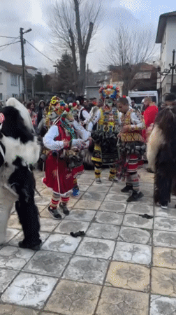 Traditional Bulgarian Folk Festival Draws Crowds in Novo Panicharevo