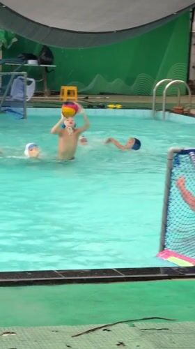 Water polo game continues despite rain in Nha Trang