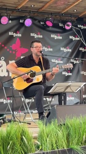 Solo acoustic set at BAKGården stage in Sandvika