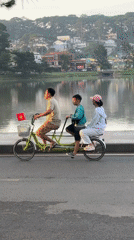 Evening recreational activities observed along Da Lat's Xuan Huong Lake