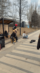 Family enjoys ice cream, street performers busk in Izhevsk