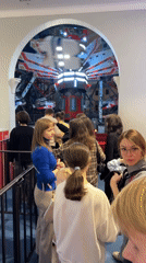 Teens queue at Moscow arcade