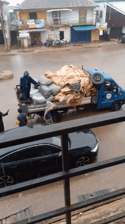 Heavy rains flood streets in Bukuru, Nigeria