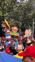 Pro-Maduro demonstration draws crowds in central Caracas
