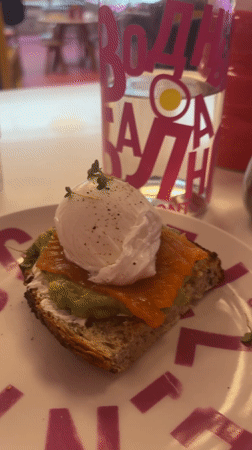 Breakfast documentation shows avocado toast with poached egg in Moscow