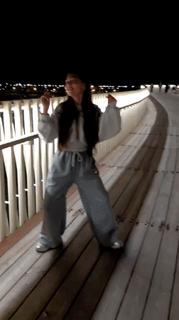 Evening stroll: Young people enjoy illuminated boardwalk in Magnitogorsk