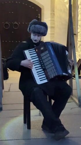 Street performers entertain crowds in Tallinn's Old Town