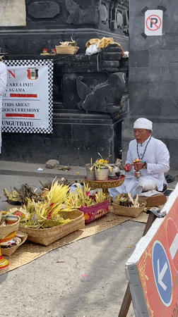 Balinese Hindu ritual ceremony with offerings in Nusa Penida