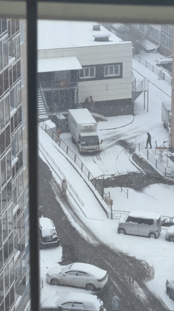 Heavy snowfall blankets Krasnoyarsk, Russia in early morning hours