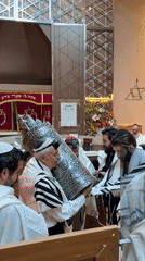 Jewish congregation holds Torah ceremony at Mexico City synagogue