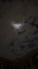 Barcelona evening yields moon watching, vintage Nirvana cassette sighting