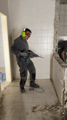 Early morning renovation work captured in Leudelange building