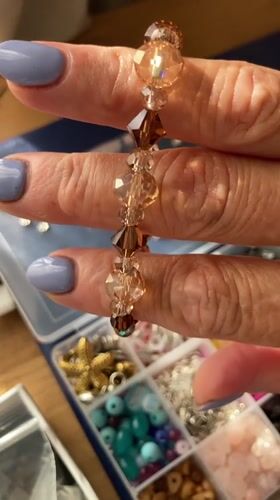 Bracelet making with beads and charms in Palmanova