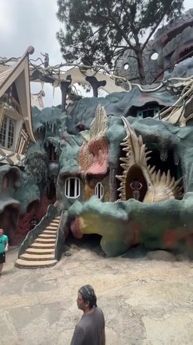 Exploring Da Lat's fantastical tree-shaped building with organic architecture