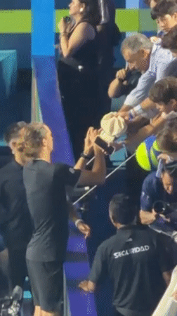 Professional tennis tournament draws packed crowds in Acapulco stadium