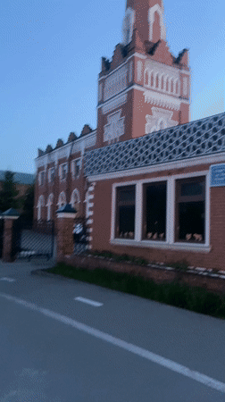 Evening street life captured across Kazan during 13-minute span