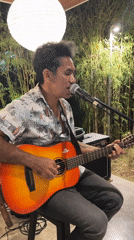 Acoustic musician performs at Japanese restaurant in Kuta Selatan