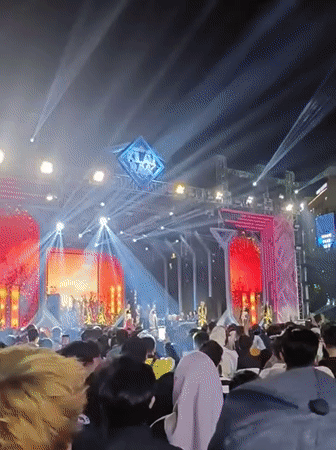 KLA Project concert draws crowds in Semarang plaza
