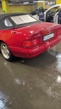 Multi-car wash facility operates in Plovdiv, Bulgaria
