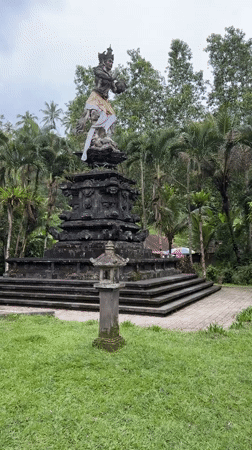 Dawn documentation of ancient statues at Tirta Empul temple