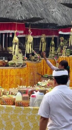 Traditional ceremonies and daily street life documented in Kuta Selatan