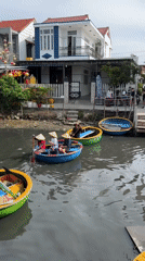 Morning life unfolds in Đà Nẵng's colorful canal markets