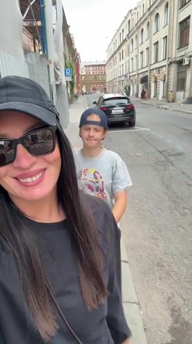 Summer morning in Saint Petersburg: sneaker shopping and selfies