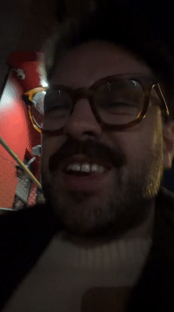 Man documents NYC night out with karaoke bar visit