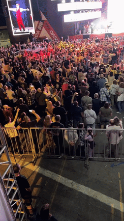 Live concert in full swing across Khabarovsk venue