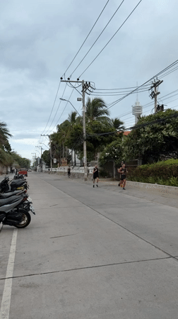Late night fitness activities observed on Pattaya promenade