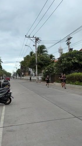 Late night fitness activities observed on Pattaya promenade