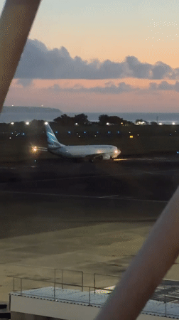 Routine evening aircraft operations documented at Kuta airport