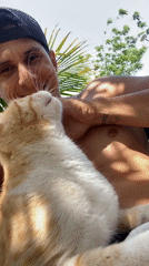 Man documents cats and tropical fruit in Venezuelan village