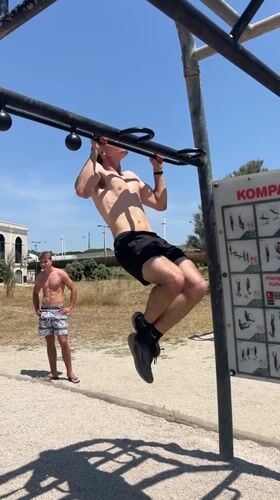 Summer day recreational activities documented across Porto, Portugal