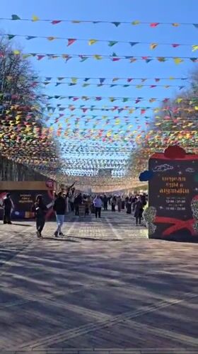 Outdoor market bustles with food vendors in Kaliningrad
