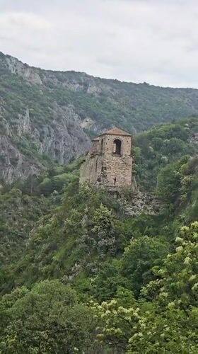 Stone hilltop building observed near Asenovgrad, Bulgaria