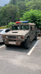 Military Hummer with emergency lights spotted in Thailand