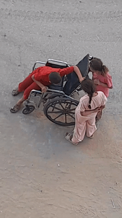 Everyday moments from Khan Yunis streets and homes