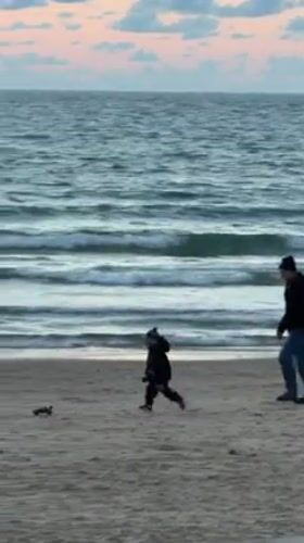 Dramatic sunset draws families to Tel Aviv beaches