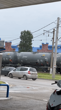Routine gas station activity documented in Krasnodar, Russia