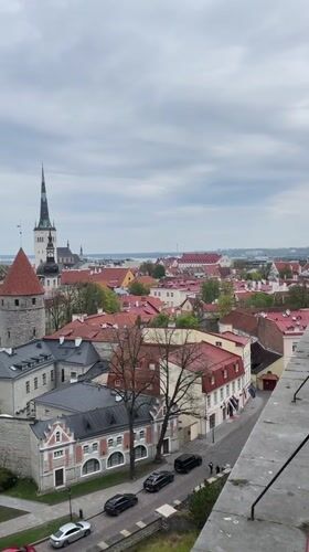 Walking tour captures Tallinn Old Town's medieval streets